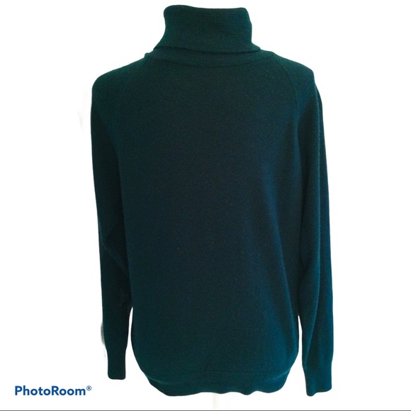 Green Turtleneck Sweater. - Picture 7 of 7